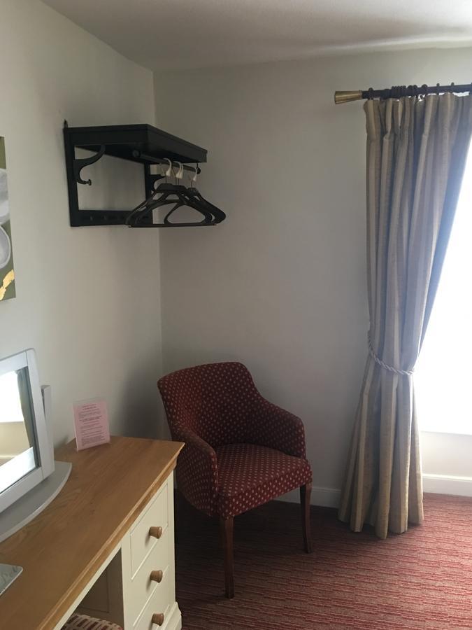 Winston Manor Guesthouse Rooms Churchill  Екстериор снимка