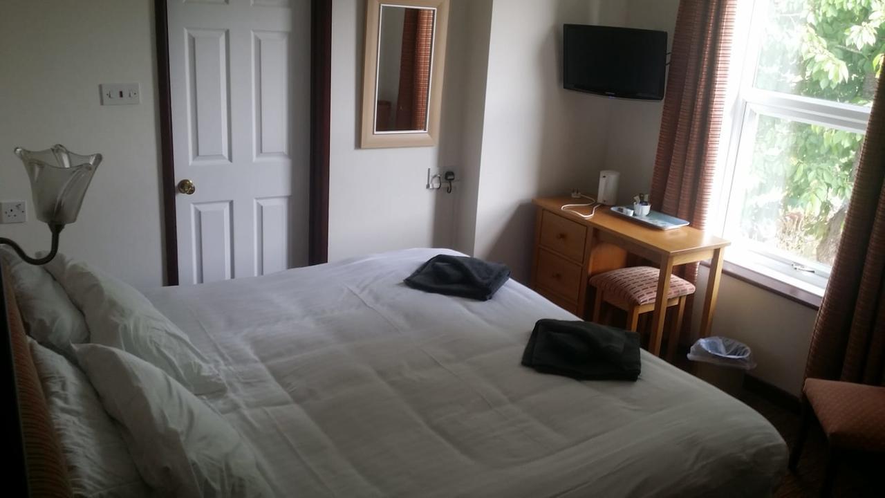 Winston Manor Guesthouse Rooms Churchill  Екстериор снимка