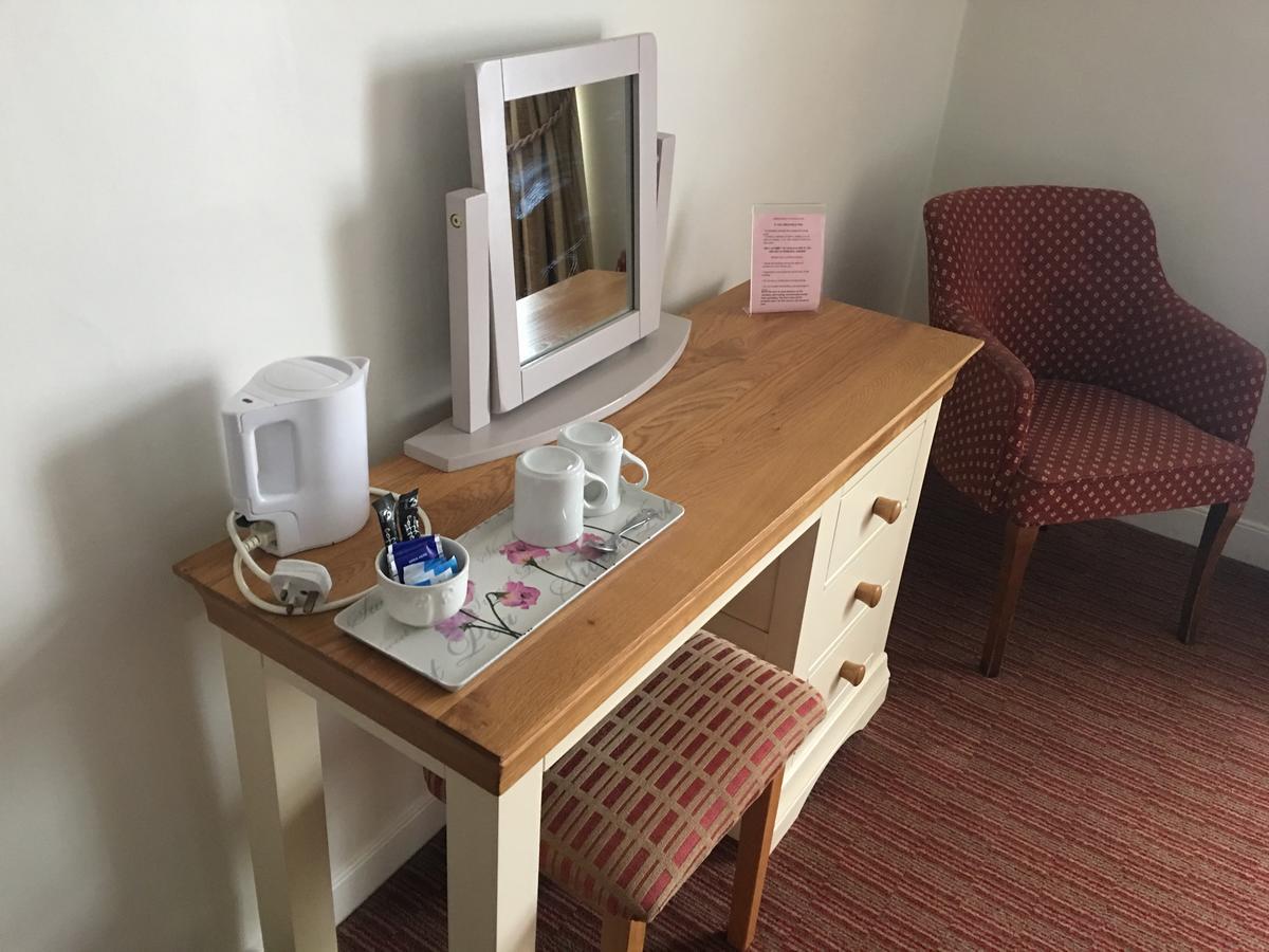 Winston Manor Guesthouse Rooms Churchill  Екстериор снимка