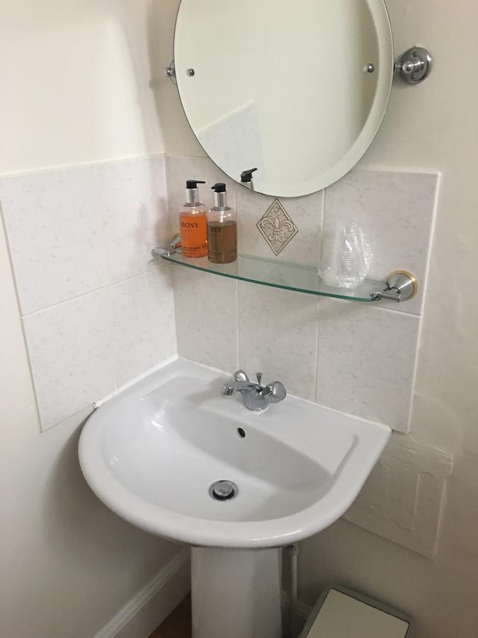Winston Manor Guesthouse Rooms Churchill  Екстериор снимка