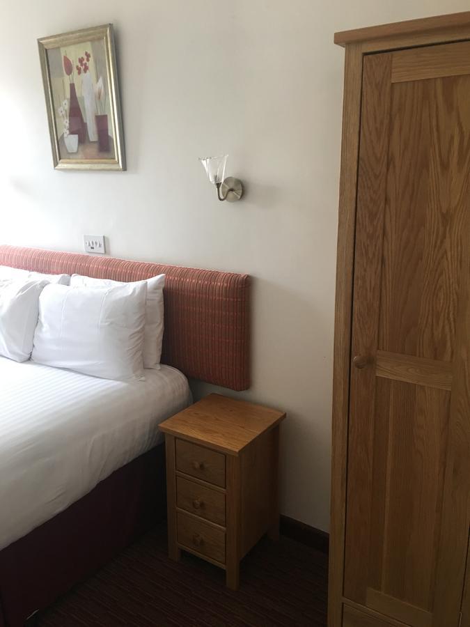 Winston Manor Guesthouse Rooms Churchill  Екстериор снимка