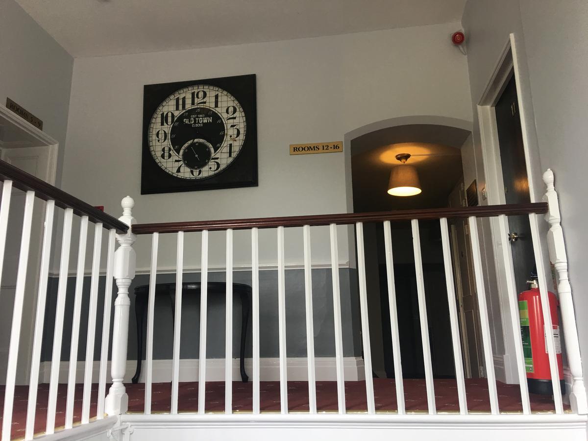 Winston Manor Guesthouse Rooms Churchill  Екстериор снимка