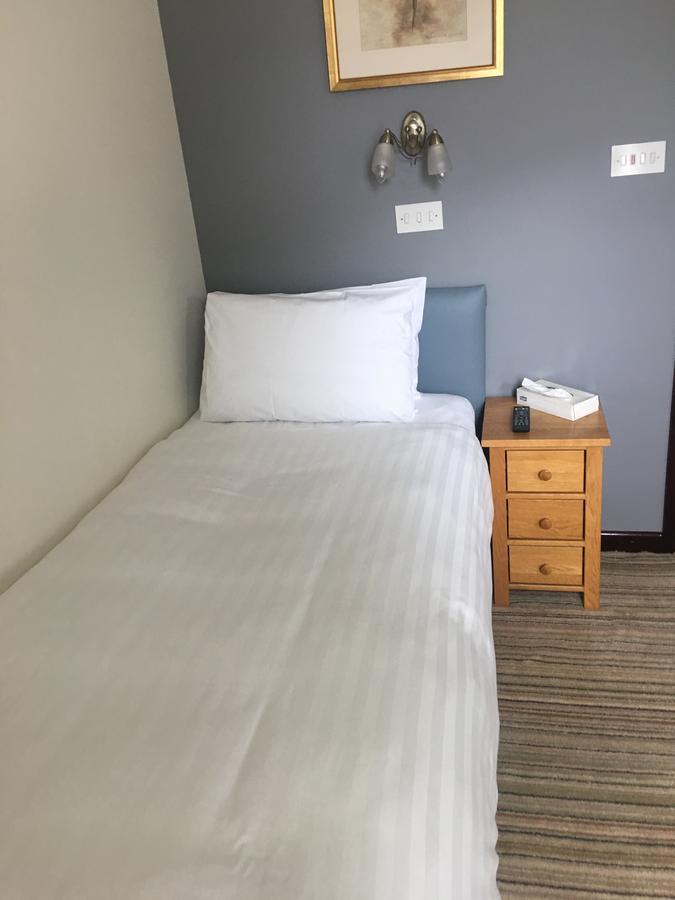 Winston Manor Guesthouse Rooms Churchill  Екстериор снимка