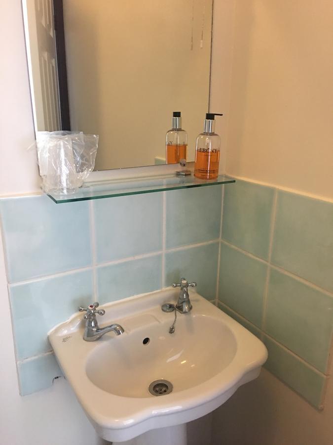Winston Manor Guesthouse Rooms Churchill  Екстериор снимка