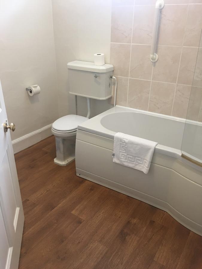 Winston Manor Guesthouse Rooms Churchill  Екстериор снимка