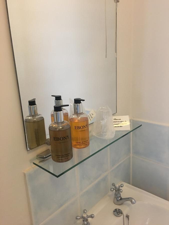 Winston Manor Guesthouse Rooms Churchill  Екстериор снимка