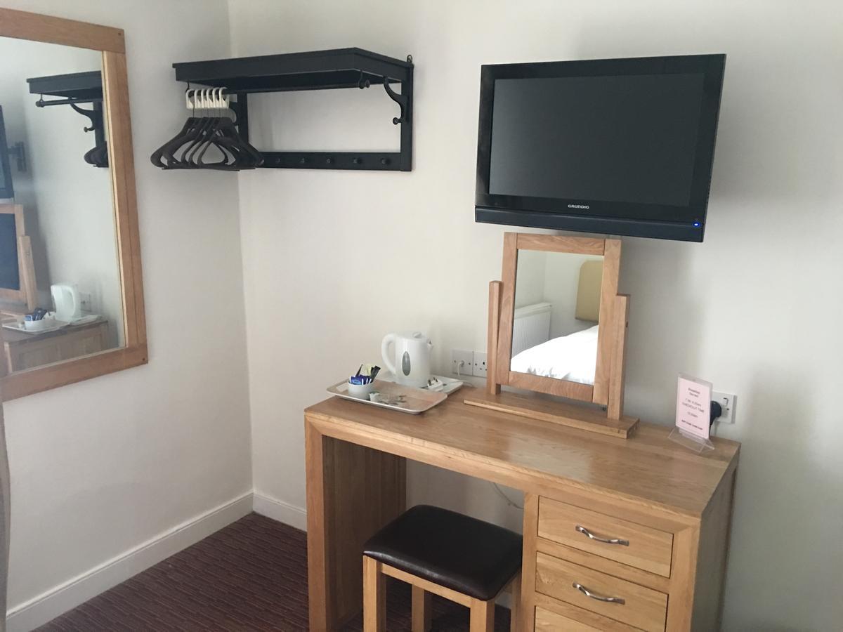 Winston Manor Guesthouse Rooms Churchill  Екстериор снимка