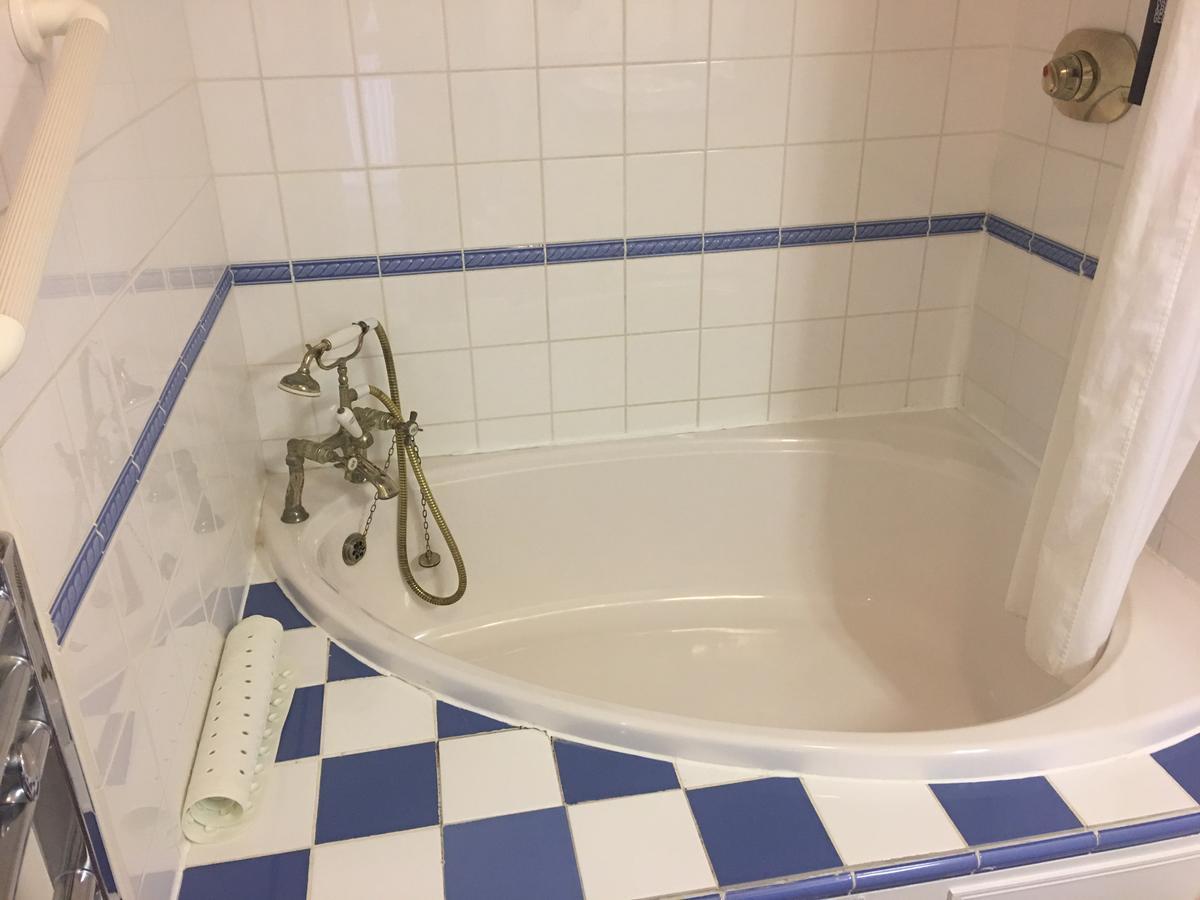 Winston Manor Guesthouse Rooms Churchill  Екстериор снимка