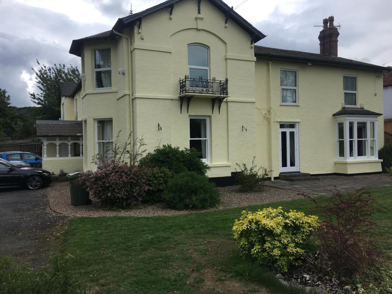 Winston Manor Guesthouse Rooms Churchill  Екстериор снимка